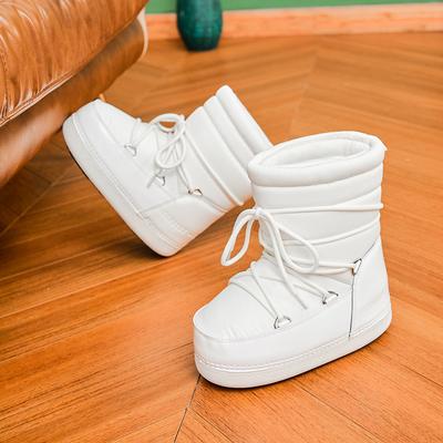 Europese waterdichte en antislip ruimte laarzen 2025 winter nieuwe korte schacht verdikte warme katoenen schoenen grote noordoost sneeuwlaarzen dames