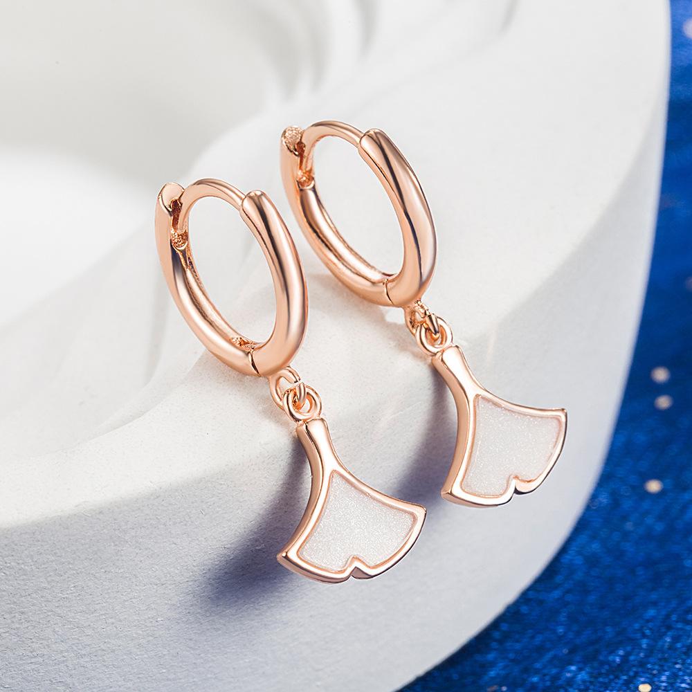 

Apricot Leaves Have a High-end Feel, a Light Luxury Temperament, a Light Luxury Touch and a High-end Feel. Earrings золотий