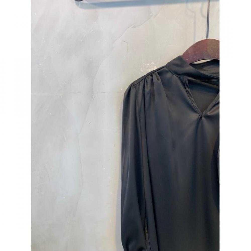 C S In The Room  Od SatIn Open neCk Tie ShirrIng blouSe 2Color C