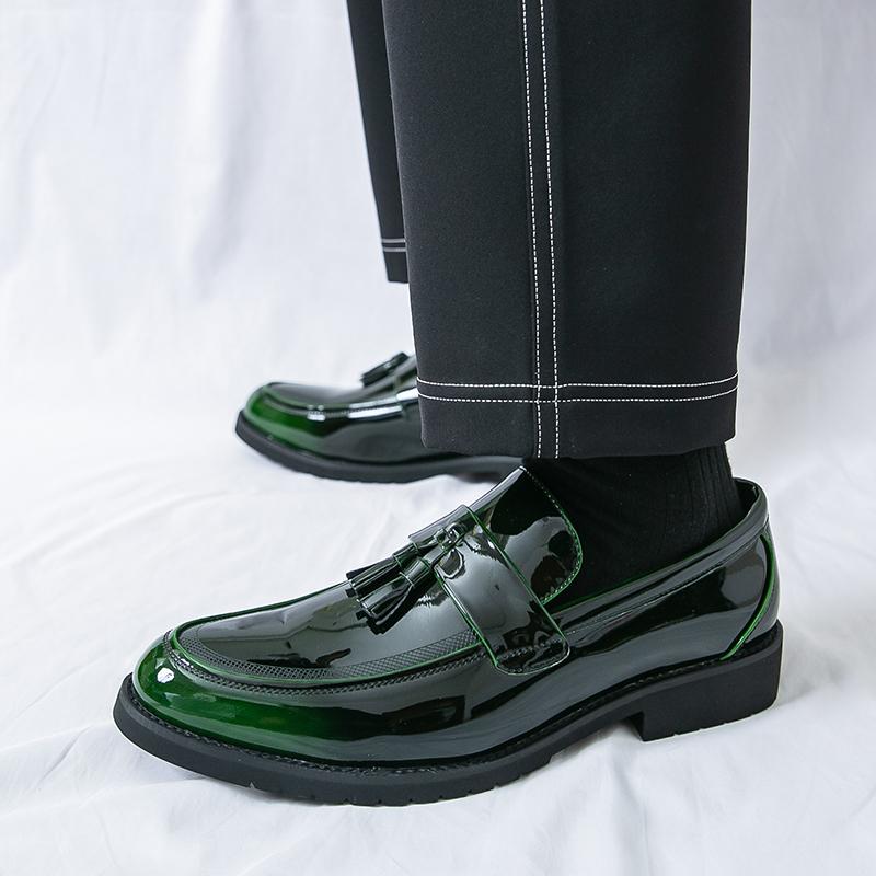 Luxury Designer New Green Red Tassels Patent Leather Casual Shoes For Men Slip On Loafter Formal Wedding Dress Homecoming