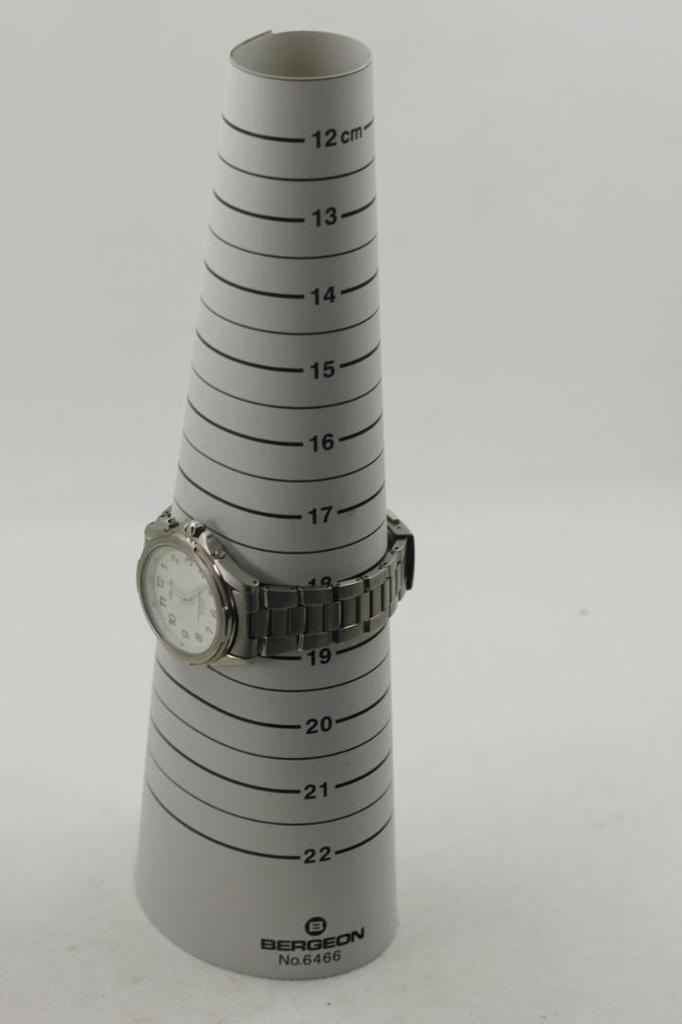[USED] SEIKO 5B21-0AB0 Radio-Controlled Watch, Titanium, 10 ATM Water Resistance, Battery Replaced