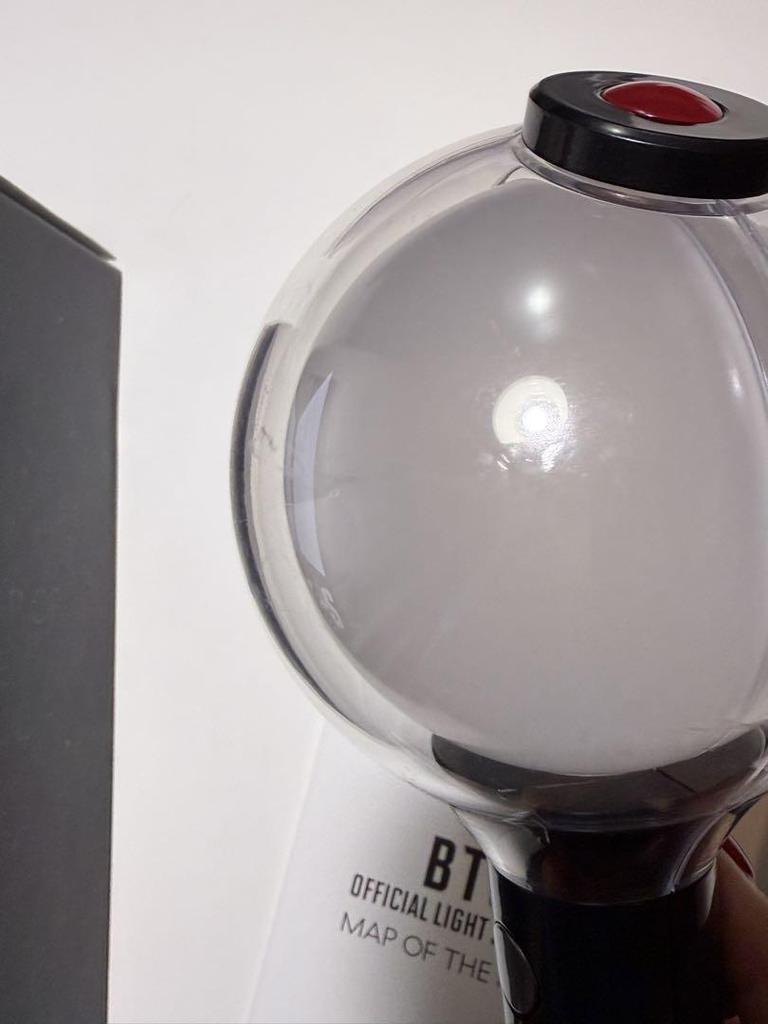 [USED] BTS ARMY BOMB MOTS Ver4 Trading Card & Keychain Included