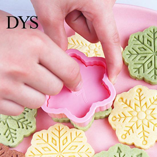 Cookie Stamp 9Pcs 3D Fondant Mold Easy to Demold DIY Cake Biscuit Decorating Tools Merry Christmas Snowflake for Home Baking