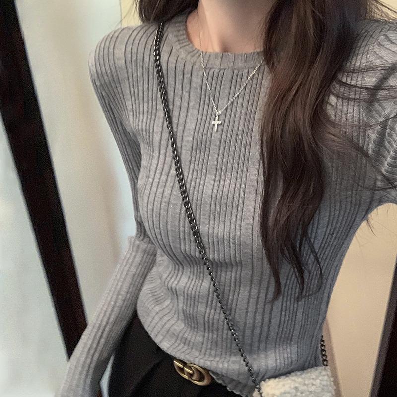 

Wood ear edge white inner bottom knitted sweater women s early autumn new design sense niche short top One size fits all [recommended 80-60kg] серый