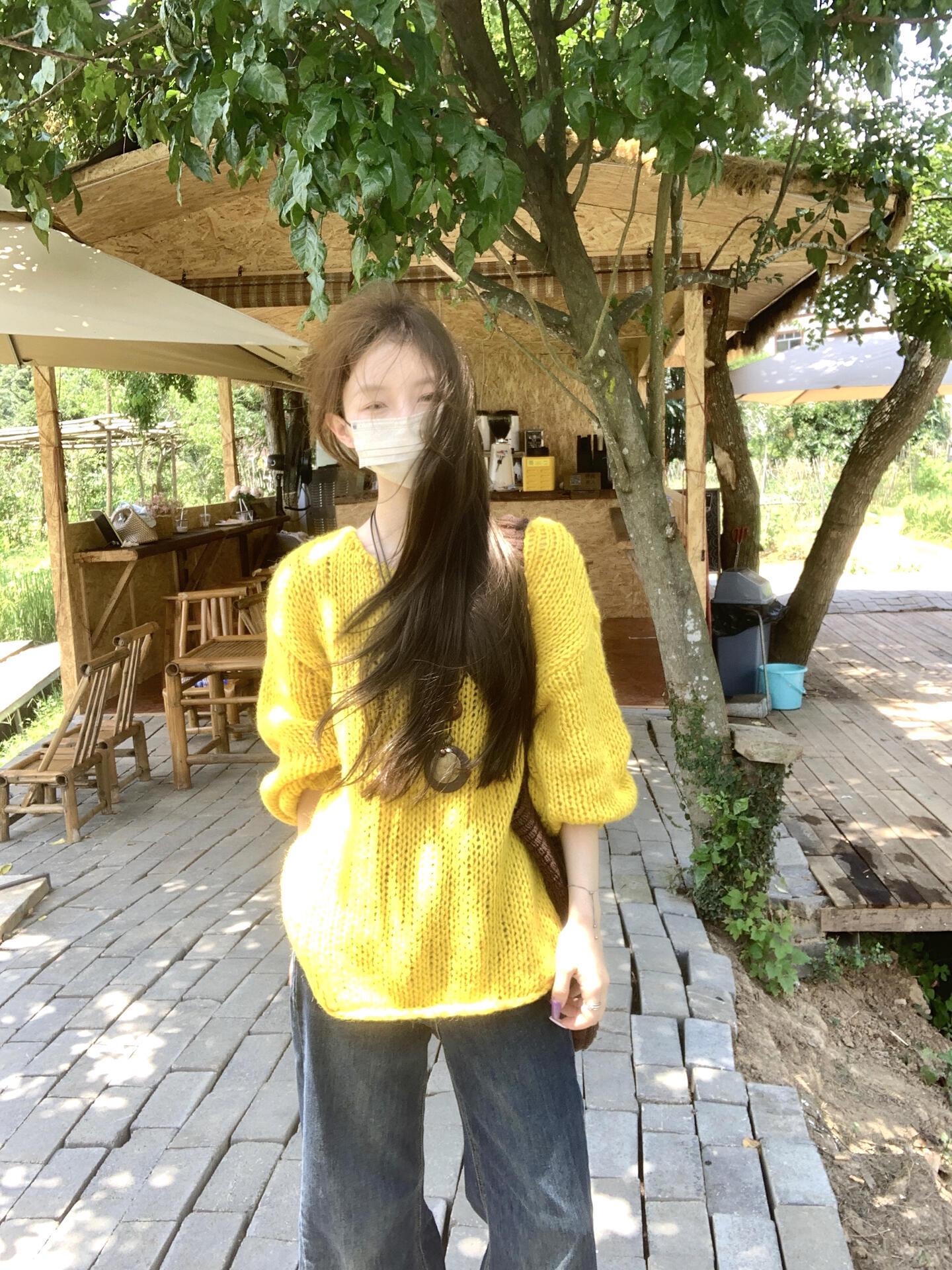

Korean Early Autumn Yellow Knitted Hollow Sweater Top for Women 2025 S