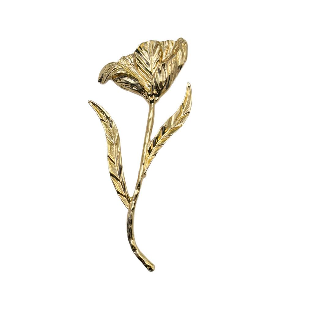 Glossy Metal Rose Brooch: European/American Autumn-Winter Style, Light Luxury Fashion Pin for Women