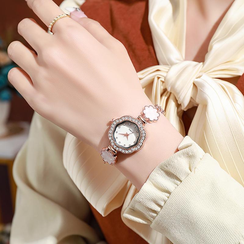 Topp Luksusstiler Dame Quartzklokker Merke Mote Damearmbåndsur Beste Gaver Klokke til Kone, Venninne, Familie
