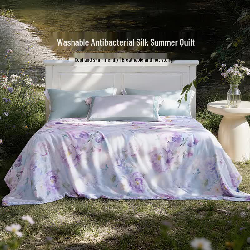 FUANNA Thin Silk Blend Antibacterial Summer Quilt