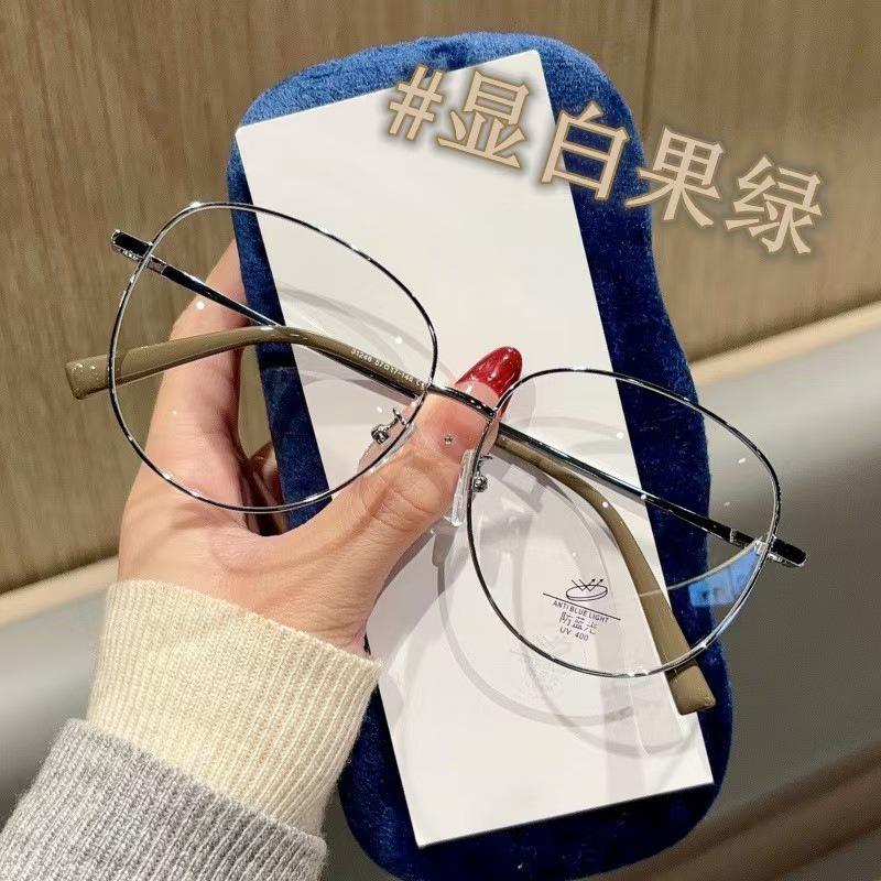 Chic College Style: Women s Gold-Rimmed Glasses & Mirror, Men s Blue Light Blockers