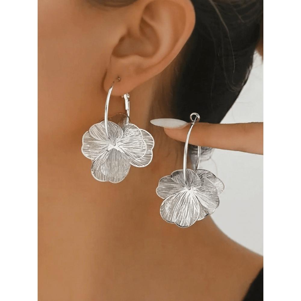 2 paia di orecchini a lobo con fiore dorato, stile elegante e chic, adatti per l'uso quotidiano da donna, appuntamenti, feste, festival, regali, abbinamento gioielli per banchetti