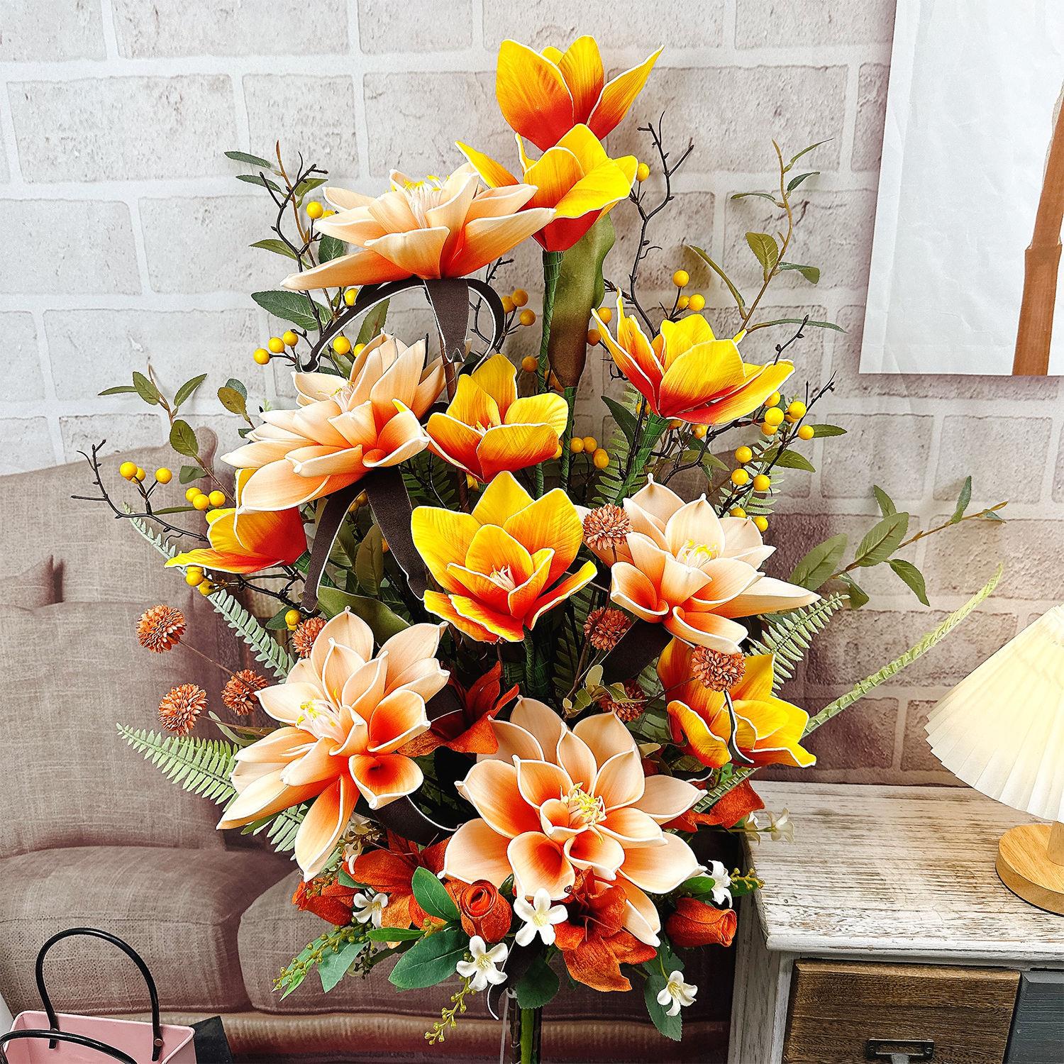 Искусственная композиция из магнолий для украшения дома или отеля