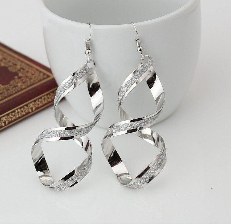 Fashionable Statement Earrings For Women In European And American Style Metal Material