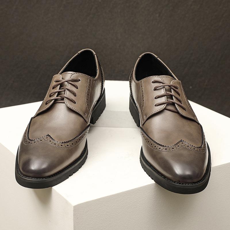 Herresko i skinn for forretningsbruk Moteabel gentleman-stil Daglig kontor utendørs fritidsselskap Bryllup formelle elegante sko