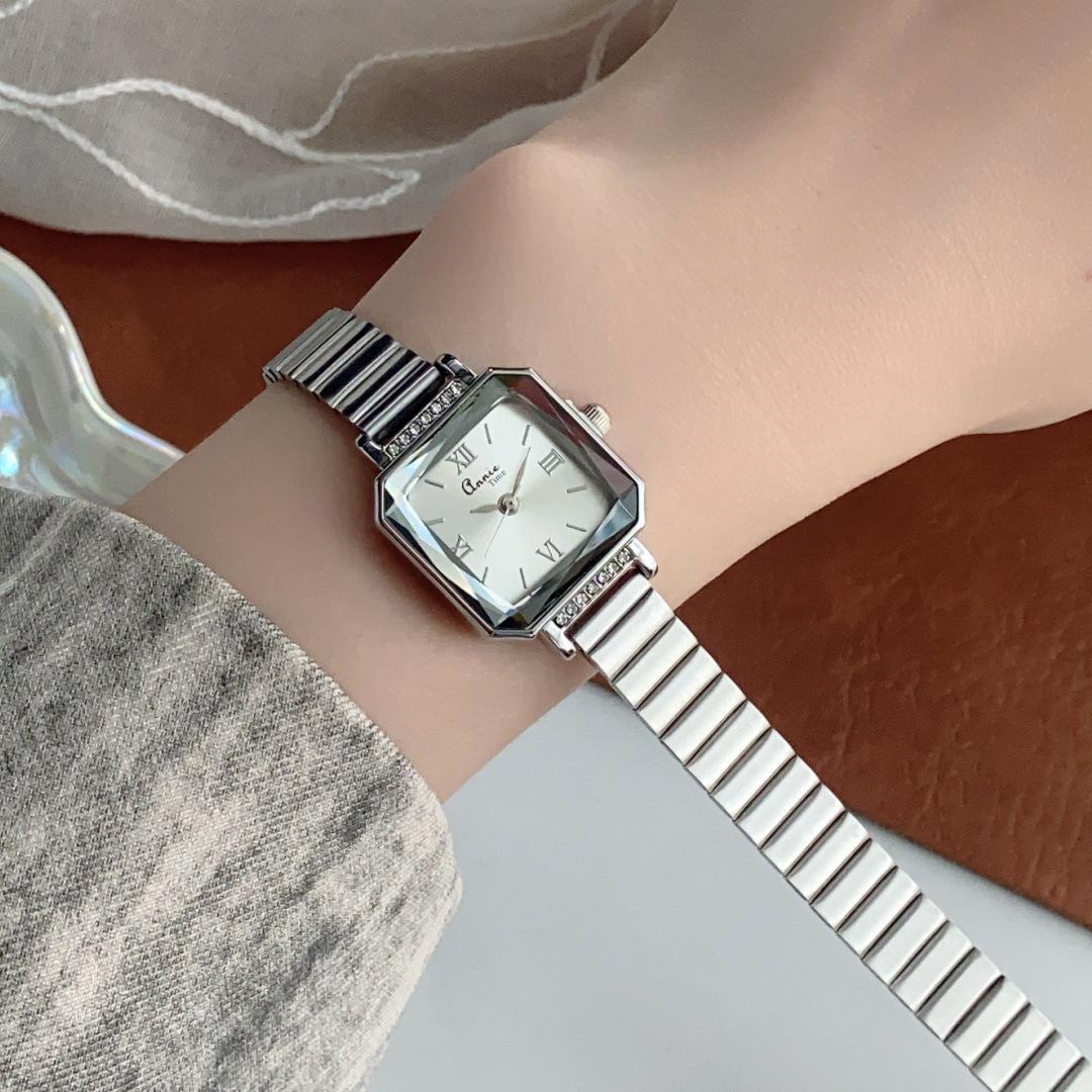 

Винтажные серебристые женские кварцевые часы из стали с бамбуковым браслетом и римскими цифрами