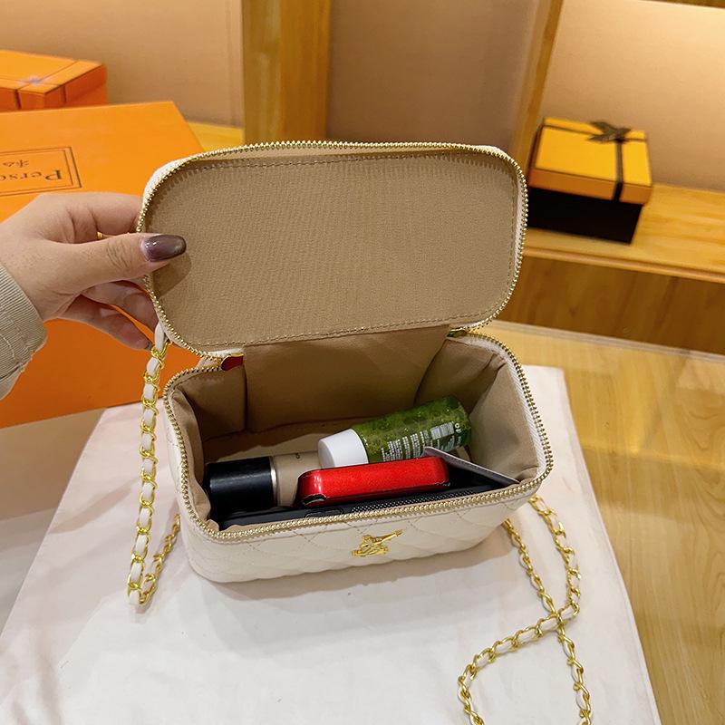 Neue vielseitige Argyle-Ketten-Umhängetasche mit Stickerei