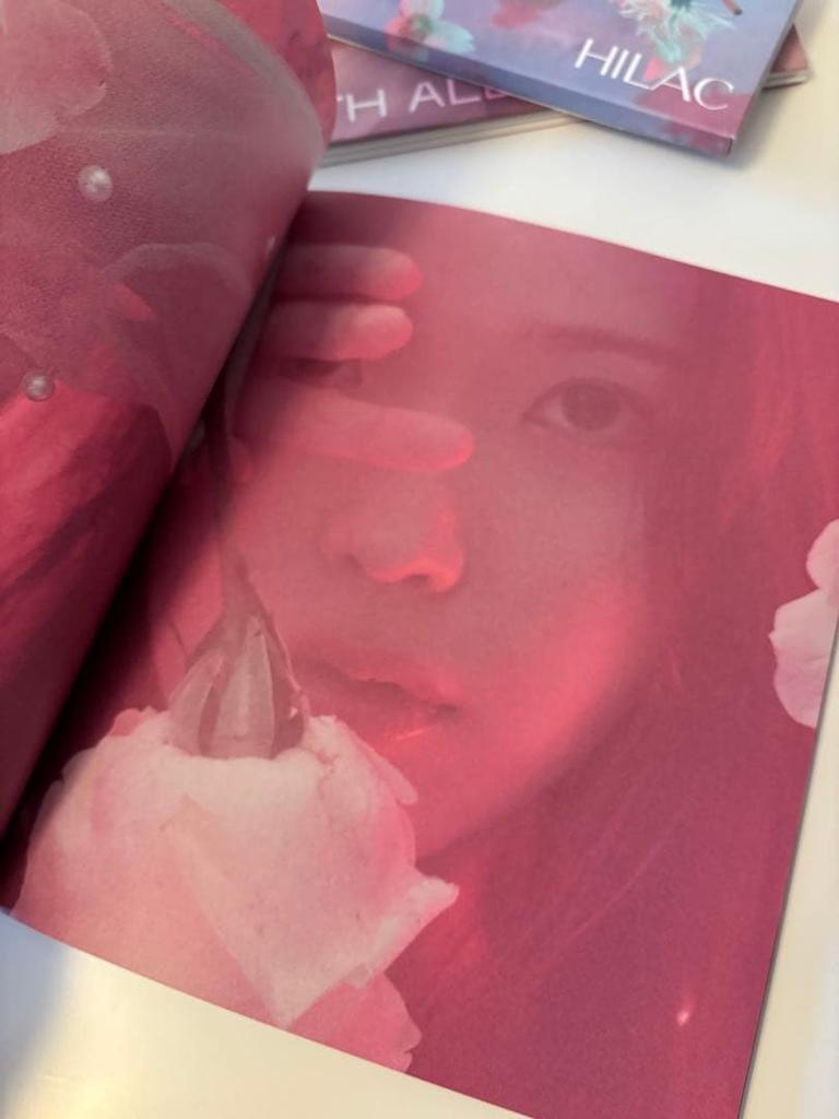 [USED] IU 5th Album HILAC (with photocard)