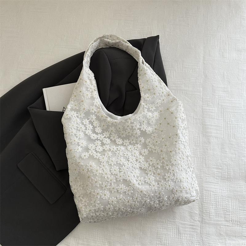 

Summer small chrysanthemum shoulder armpit bag mesh sweet beautiful woman bag cute flower small fresh commuter tote bag белый