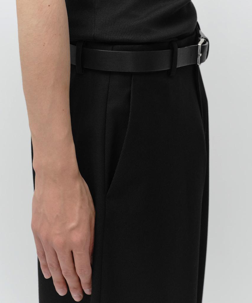 MUSINSA STANDARD Whipcord Curved Hidden Banding Slacks [Black]