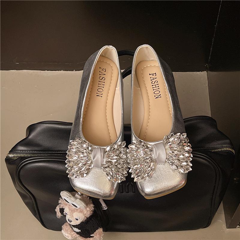 

Туфли женские летние 2025 новые со стразами, французские повседневные универсальные с квадратным носком и плоской подошвой, ретро туфли Мэри Джейн с юбкой 40 серебряный