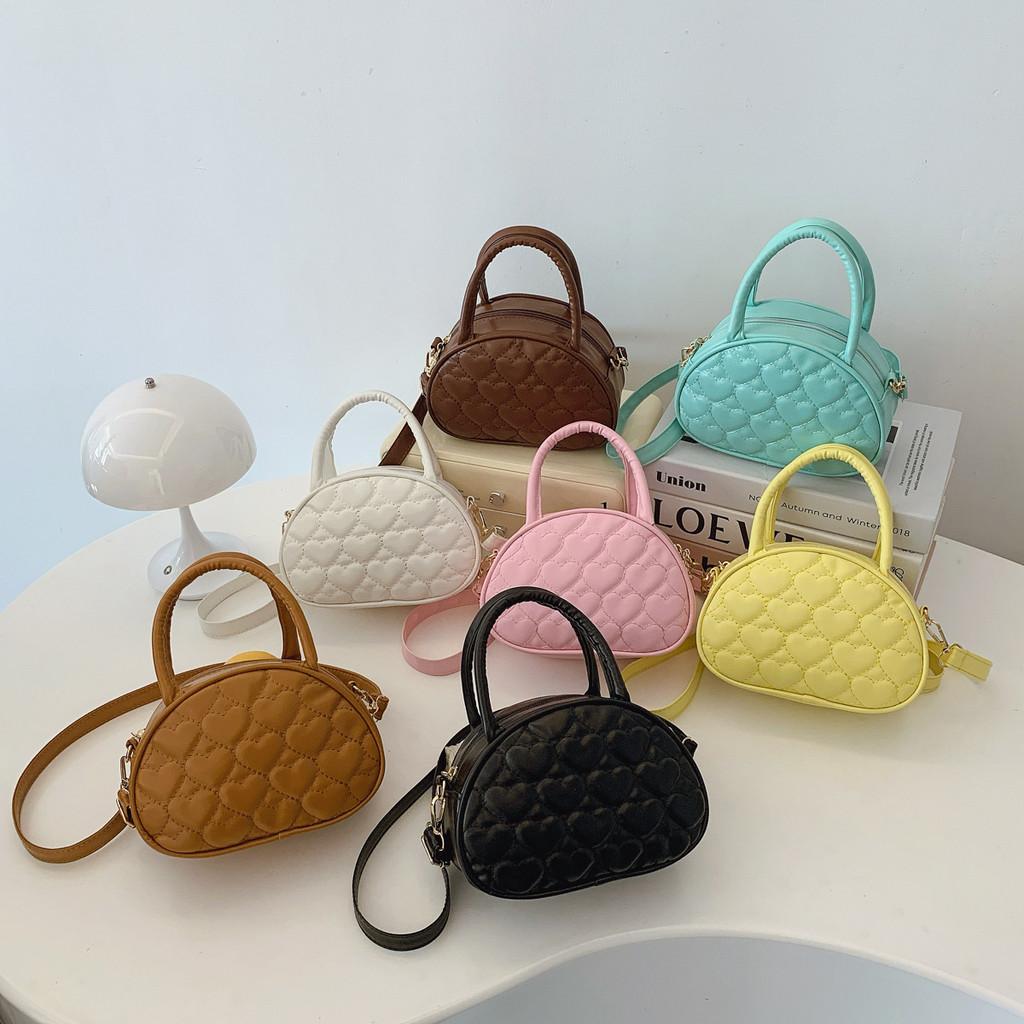 Childrens Cute Heart Embroidered Girls Pu Mini Bag With Breathable And Lightweight Design For Kindergarten Use