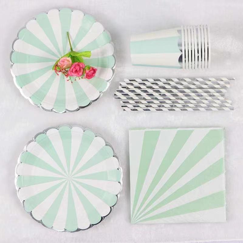 Holiday Lace Disposable Tableware Set: Cups, Cutlery, Plates - Perfect for Parties & Picnics