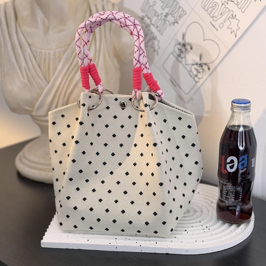 2025 Knitted Hollow-out Flower Handbag: Versatile, Large Capacity, Stylish Souvenir Gift