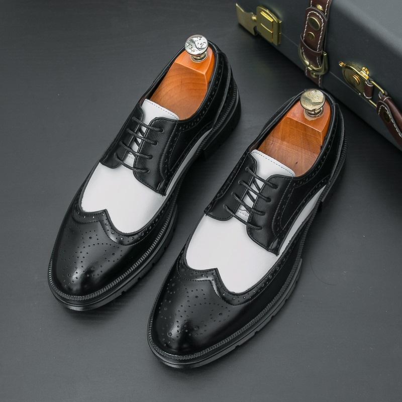 Designer Men's Pointed White Black Patchwork Brogues Casual Derby Shoes Male Wedding Dress Homecoming Formal Wedding Footwear