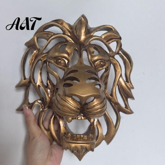 Retro Bronze Home Wall Ornament Lion Sculpture, Resin Decorative Art, 3D Animal Head Sculpture for Living Room Figurine, Hollow Hanging Pendant Indoor