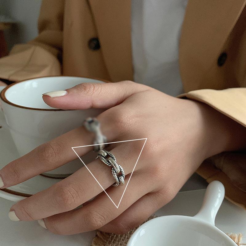 

Ring Womens Timeless In 925 Pure Silver Featuring Twisted Chain And Geometric Cross Stripe Patterns J14158