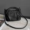 Korean niche retro handbag women's new work commuting versatile high-texture soft leather large-capacity messenger bag