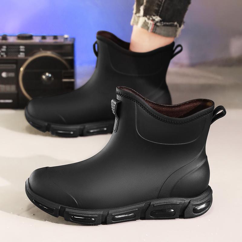 New Mid-calf Rain Boots for Men's Rain Protection In Autumn and Winter, Chef Shoes, High-top Outdoor Men's Shoes