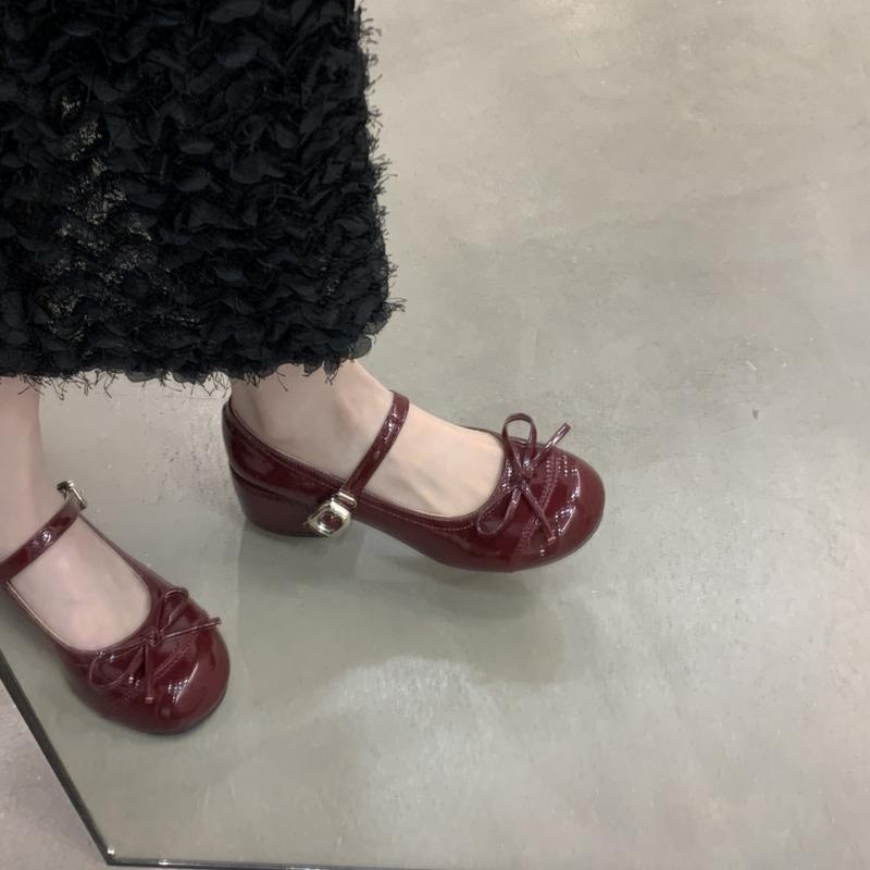 

Silver Mary Jane shoes women s new summer with skirt thick heel small leather shoes beautiful gentle single shoes 40 красный