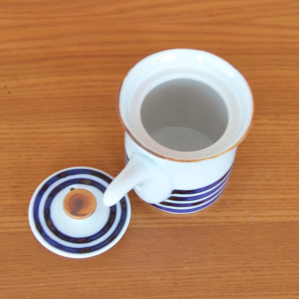 Stylish and Cute Compact Soy Sauce Seasoning Made In Arita Lattice Gosu 110ml Dispenser, Container, Japan, Ceramic, Porcelain, Ware, Pattern, Line,