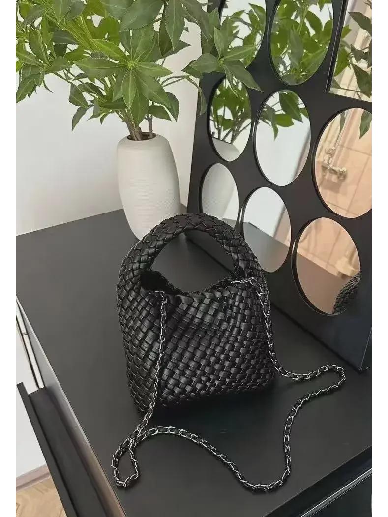 

«Нишевая мини-сумочка с цепочкой ручной работы — новинка 2024 года — телефон-мессенджер с корзиной для овощей»