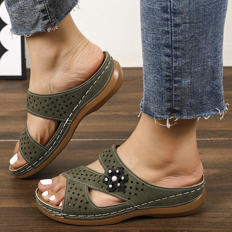 Pantofi cu talpă groasă decupată Papuci cu o linie T Tocuri pană pentru femei Șlapi de plajă cu flori cusute