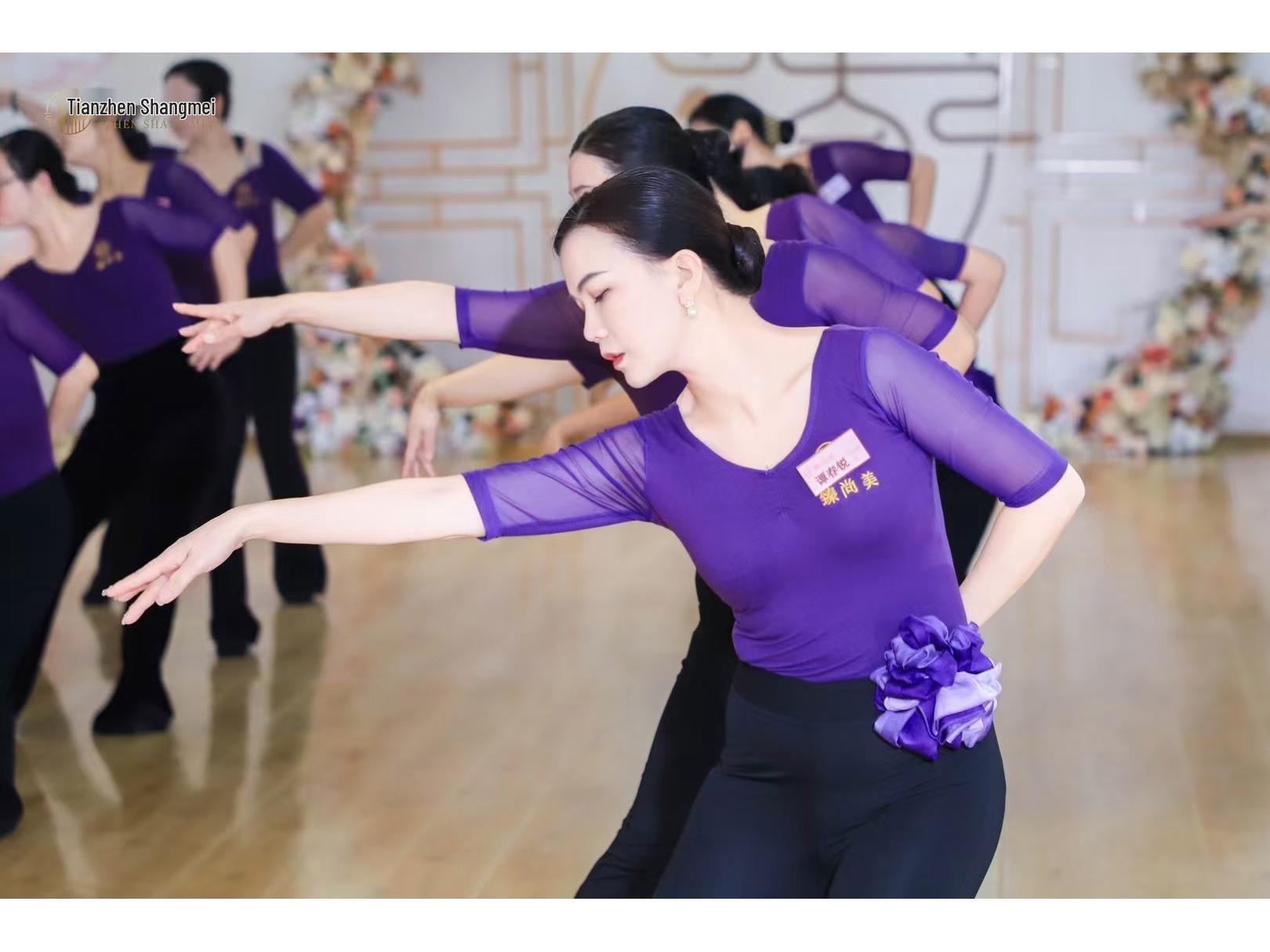 

Женский комплект для танцевальной практики с сетчатыми рукавами - Элегантная тренировочная одежда с рукавами средней длины XL