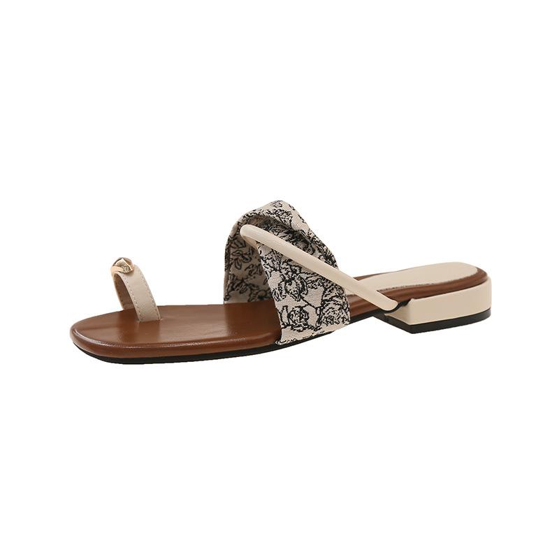 French Thick Heel with Cool Slippers Women's Summer Wear 2025 New Pinch Square Slippers Holiday Beach Shoes