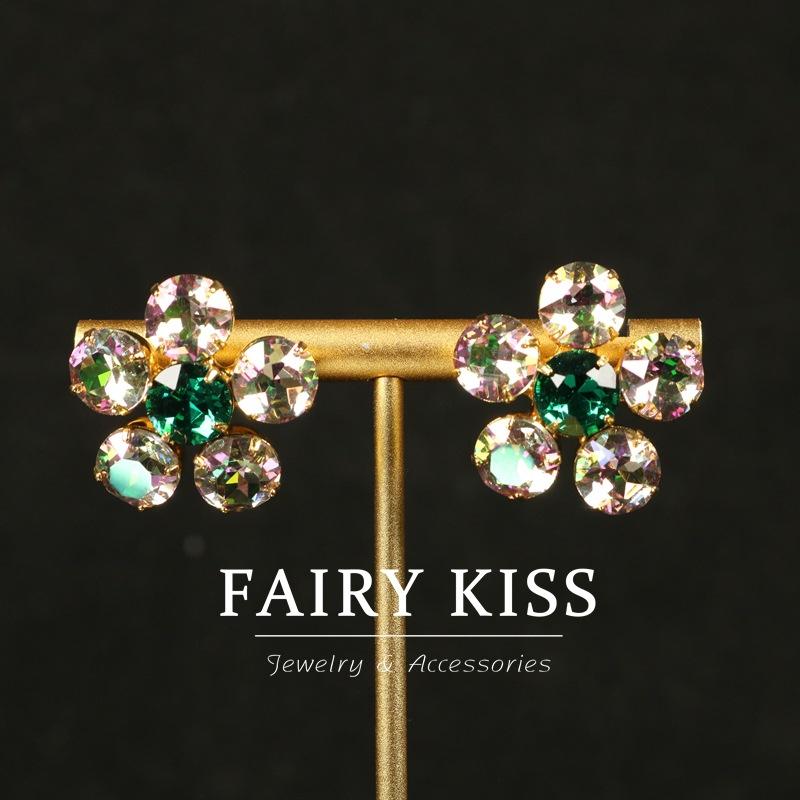 

Copper Claw Inlaid with Colorful Glazed Love Small Flower Temperament Light Luxury 925 Silver Needle Earrings Necklace Set