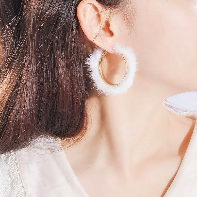 1 Paar Schmuck Wunderschönes Plüschdesign Alltags-Ohrringe Mode Goldene Kreolen Vielseitiges Flauschiges Fell-Kreoldesign Niedlich Mehrfarbig