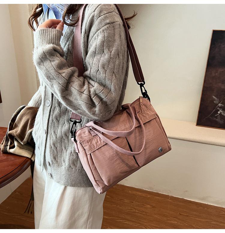 Minimalist Chic Handbag with Shoulder Strap