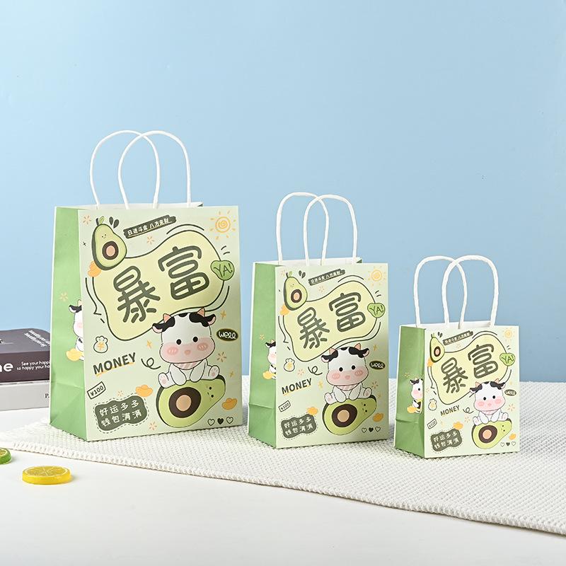 

Маленька картонна крафт-сумка-тоут з мультяшним принтом для подарунків на дні народження та вечірки