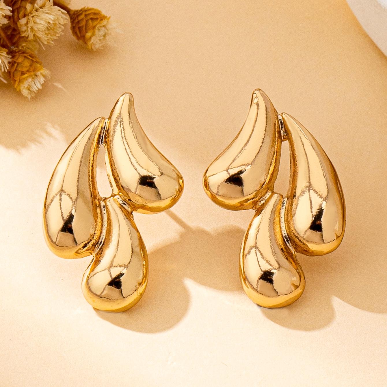 

A Pair of Women s Earrings, Classic Water Drop Fashion Smooth Earrings, Suitable for Daily Wear and Vacation Wear