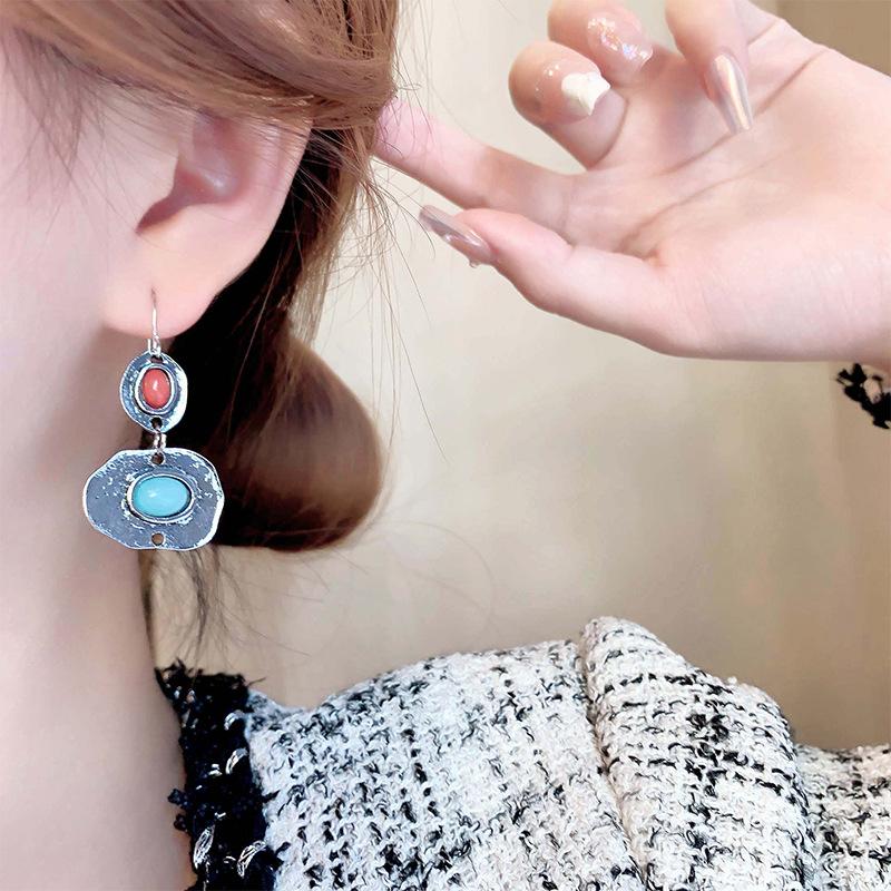 Cercei retro neregulați