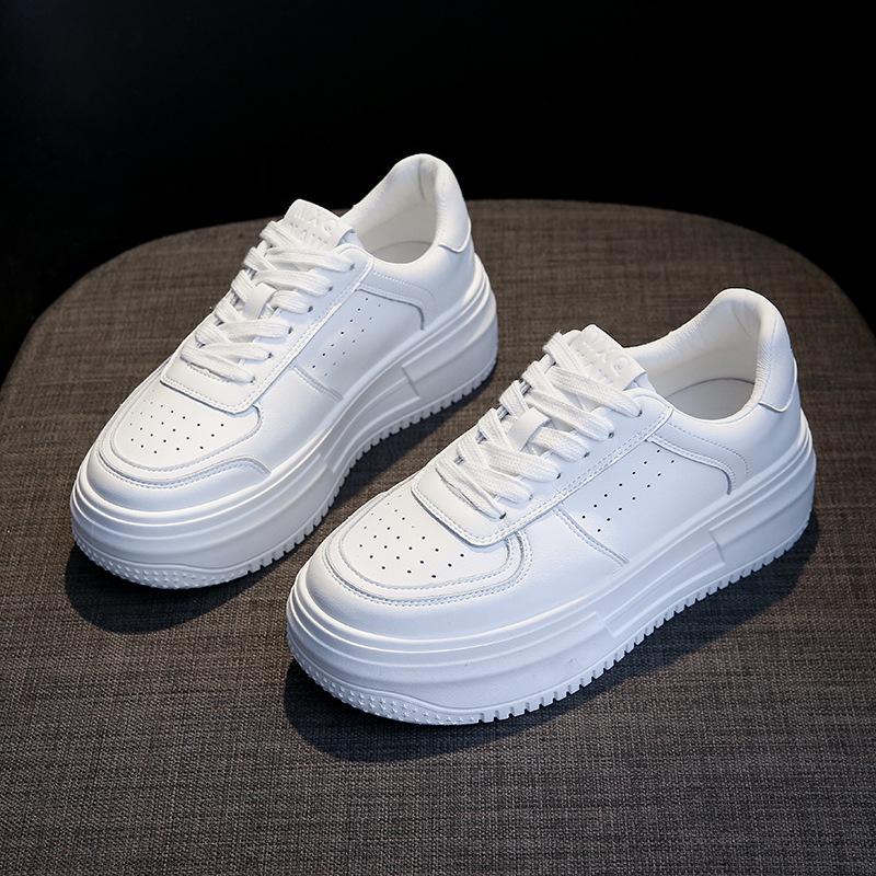 

Кожаные толстоподошвенные увеличивающие рост маленькие белые туфли женские весна 2025 новые маленькие туфли-маффины спортивная обувь повседневная обувь кеды 40 белый