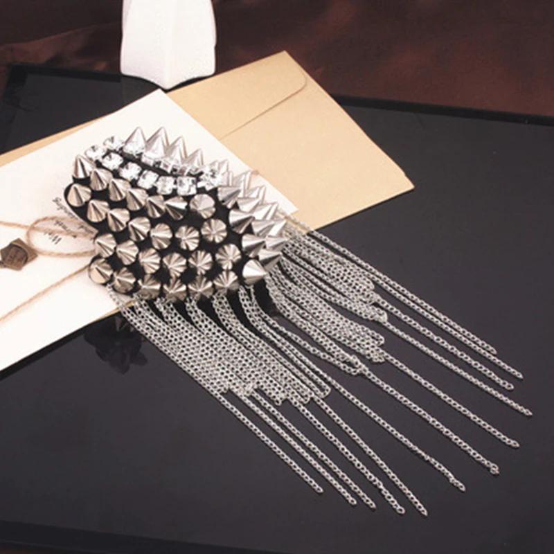 1 peça Broche Punk com Franja de Corrente, Rebite e Ombreira, Epaulete de Metal com Franja para Roupas de Mulheres e Homens, Acessórios de Emblema, Presente de Moda
