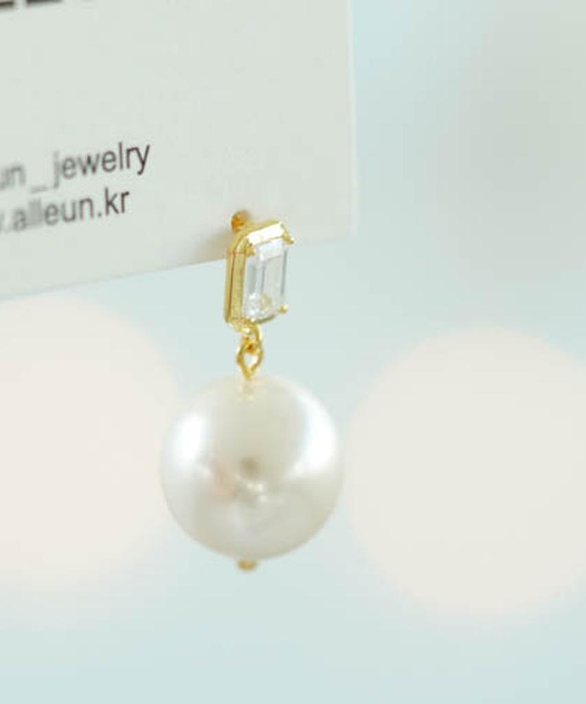 Alleun Silver 925 Cubic Square Bold Drop Large Pearl Silver Earrings