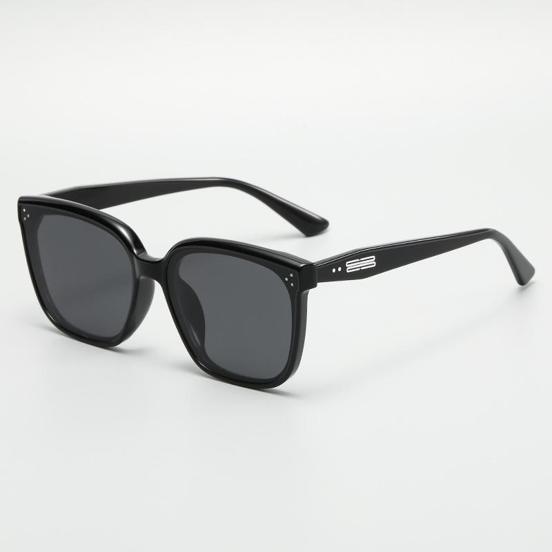 2242GM Trendy Polarized Sunglasses: Celebrity Style, UV Protection, Ideal for Driving