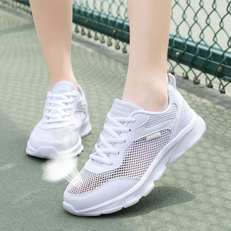 Spring lightweight running sneakers mesh breathable casual travel shoes black shoes