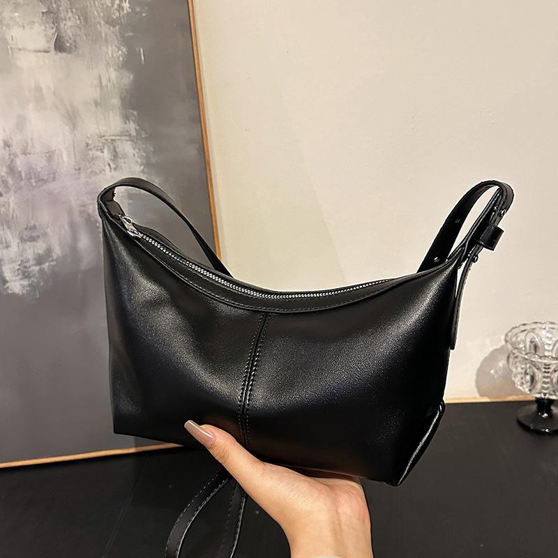

Retro niche women s bags, new premium large-capacity trendy shoulder bags, casual versatile messenger dumpling bags. чорний