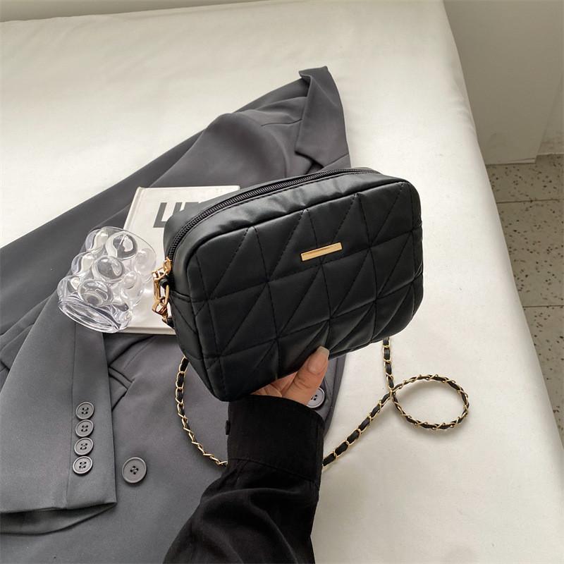 Chic Small Shoulder Bag For Women Stylish Fashionable Autumn Design Comfortable Casual Look